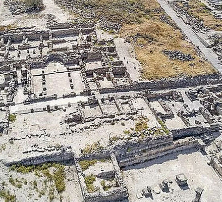 Израиль: в древнем городе Гиппос на руинах собора обнаружен уникальный 1400-летний артефакт