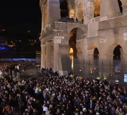 Rome’s ancient Colosseum hosts Way of the Cross with pope’s theme of renewal