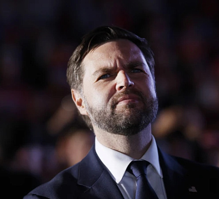 JD Vance afirma en un acto de fe en Wisconsin que los católicos "se sienten abandonados" por Biden y Harris