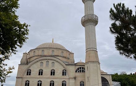 Mezquita Imam-i Azam en Gurbulak Mahalla