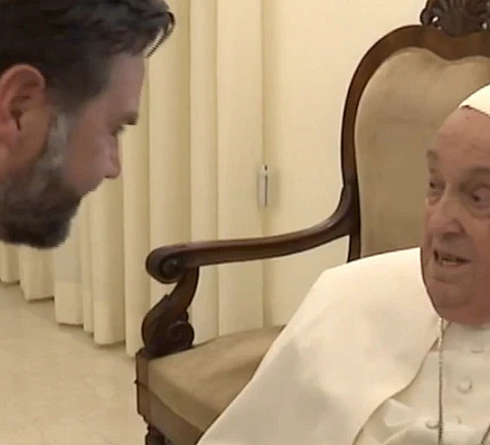 Pope Francis meets Vice President Vance, exchanges Easter gifts