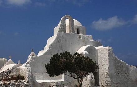 Cinco en uno: Iglesia Panagia Paraportiani en Mykonos