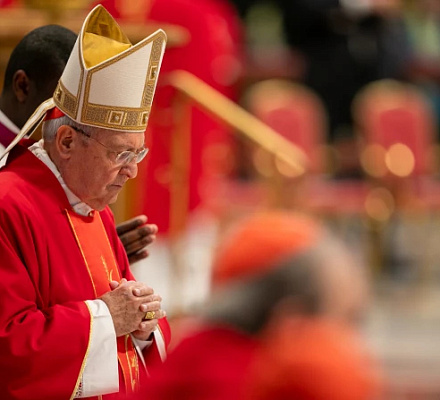 Cardinal on fifth day of Novendiales says pope should be servant leader 