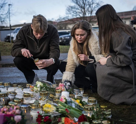 Pope Francis prays for victims, grieving families of tragic school shooting in Sweden