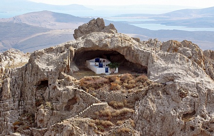 Panagia Kakaviotissa: una iglesia sin techo en la isla de Lemnos