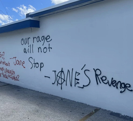 Condenada una mujer de Florida por conspiración contra centros de recursos para embarazadas provida