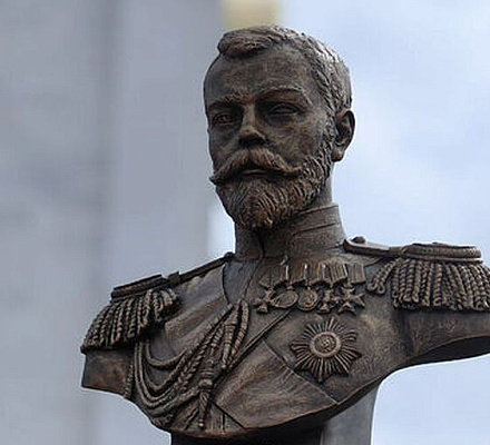 В Южно-Сахалинске установлен памятник императору Николаю II