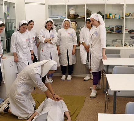 Свято-Димитриевское училище сестер милосердия приглашает абитуриентов на подготовку по специальности «Сестринское дело»