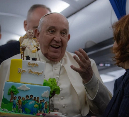 El Papa Francisco a los 88 años: sabiduría milenaria y diálogo intergeneracional en el corazón de la evangelización