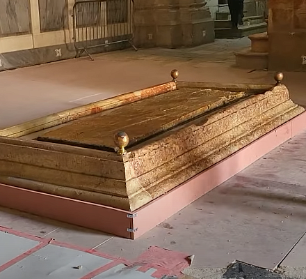 Камень Миропомазания