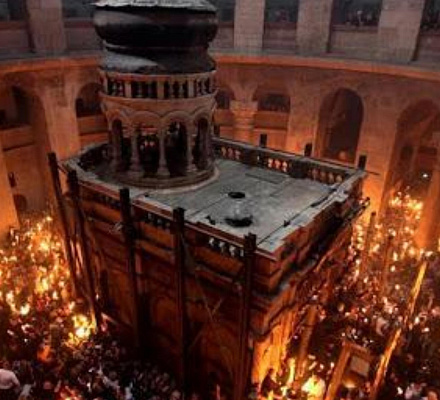 Il miracolo della discesa del Fuoco Sacro nella Chiesa del Santo Sepolcro. Trasmissione in diretta