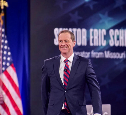 U.S. senator introduces legislation to make Easter Monday a federal holiday