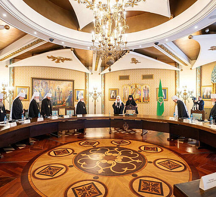 Святейший Патриарх Кирилл возглавил очередное заседание Высшего Церковного Совета