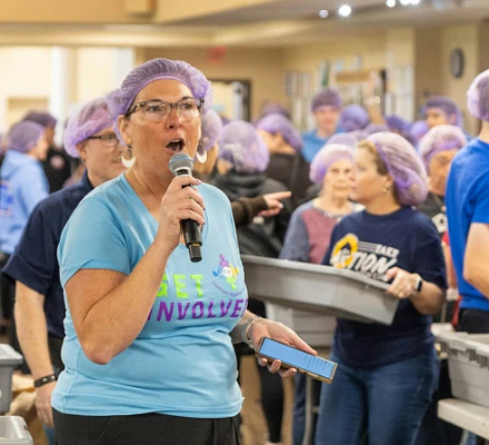 Una parroquia de Michigan prepara 100.000 comidas para las víctimas de la catástrofe del Sur