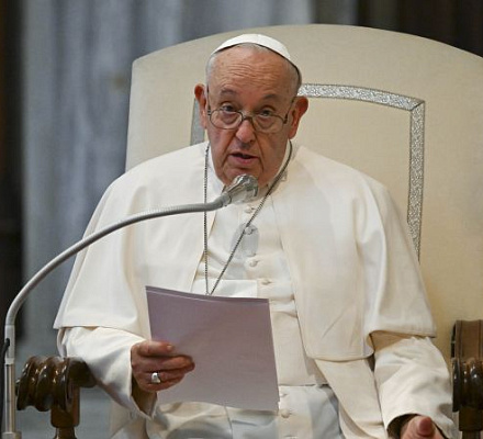 Папа Франциск отменяет встречи из-за "легкого гриппоподобного заболевания