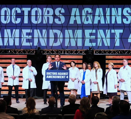 La enmienda sobre el aborto en Florida parece quedarse corta mientras se intensifican los gastos antes de las elecciones