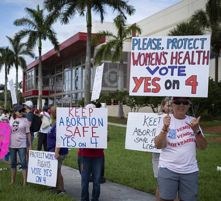 La enmienda a favor del aborto en Florida, a punto de fracasar