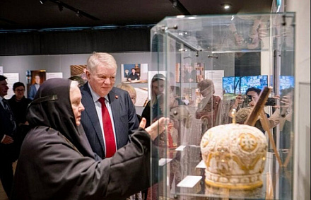 В Париже открылась выставка московского Новодевичьего монастыря «Великий русский северный путь: Золотая нить столетий»