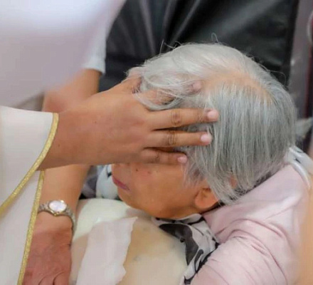 Nicaragua prohíbe a los sacerdotes ungir a los moribundos en los hospitales