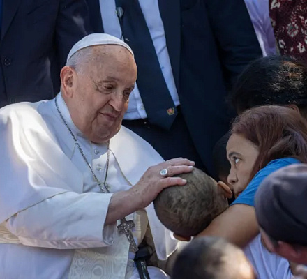 Pope Francis in East Timor says children show us how to ‘be cared for by God’