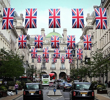 Христианские правозащитники обещают засудить совет лондонского района Вестминстер за вывешивание «прогрессивных флагов гордости»