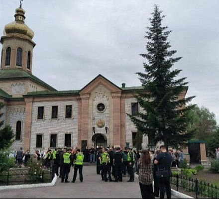 Рейдерский захват Троицкого храма Украинской Православной Церкви произошел в Кременчуге
