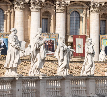 El Papa Francisco canoniza a 14 nuevos santos, entre ellos mártires de Siria