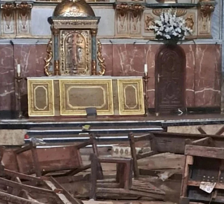 Un torrente de barro sorprende a los feligreses durante la adoración eucarística en España