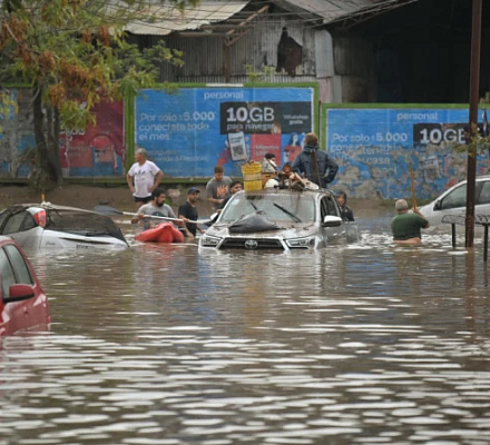Pope Francis, Argentine bishops express solidarity with flood victims