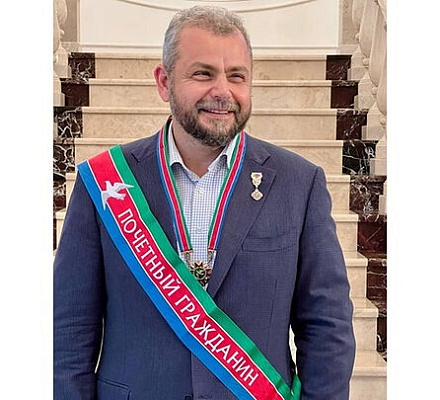 Директор и главный врач больницы святителя Алексия А.Ю. Заров удостоен звания почетного гражданина города Горловки