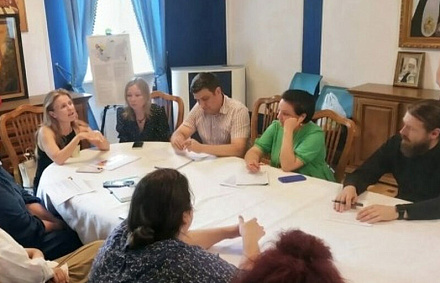 Представители Патриаршей гуманитарной миссии провели встречу с руководством благотворительного фонда «Русский крест» и банка еды «Русь»