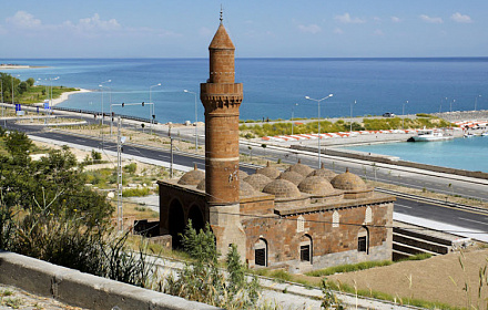 Mezquita de Karakol Kyoyu Sarychay Mezrasy