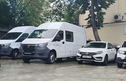 Патриаршая гуманитарная миссия направила в зону конфликта пять новых автомобилей для оказания помощи нуждающимся мирным жителям