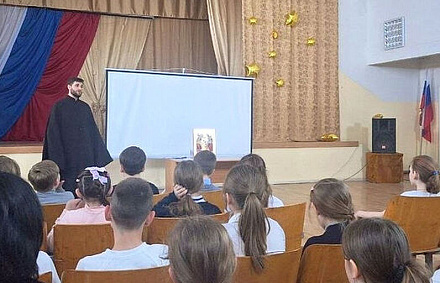 В Донецкой епархии прошли просветительские встречи с учащимися общеобразовательных школ в преддверии Светлой Пасхи