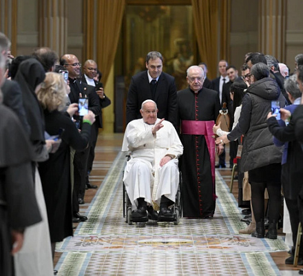 Papa Francisco: La teología puede ser una "guía en el viaje" a través de una crisis de mediana edad