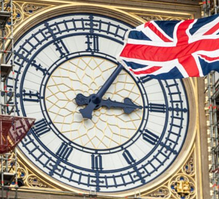 Durante la quarantena, i residenti nel Regno Unito hanno iniziato a pregare più spesso