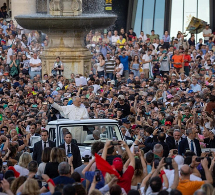 LIVE UPDATES: Pope Leo XIV celebrates Pentecost prayer vigil