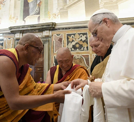 Catholics, Buddhists gather in Cambodia for interreligious meeting focused on peace
