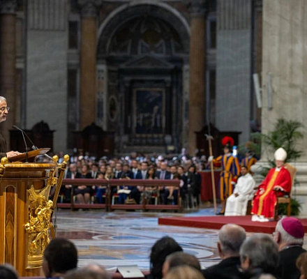 On Good Friday, Vatican preacher says authentic intelligence is found in self-giving love