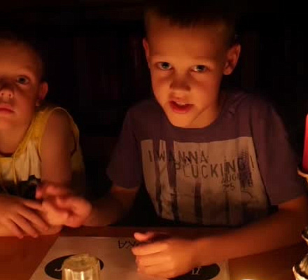 Gli esorcisti lanciano l'allarme sul manuale dei bambini per evocare i demoni